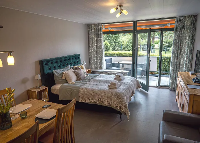 Sonnenstube - Westbalkon, Ruhige Lage, Sauna, Pool, Seenaehe, Dachterrasse